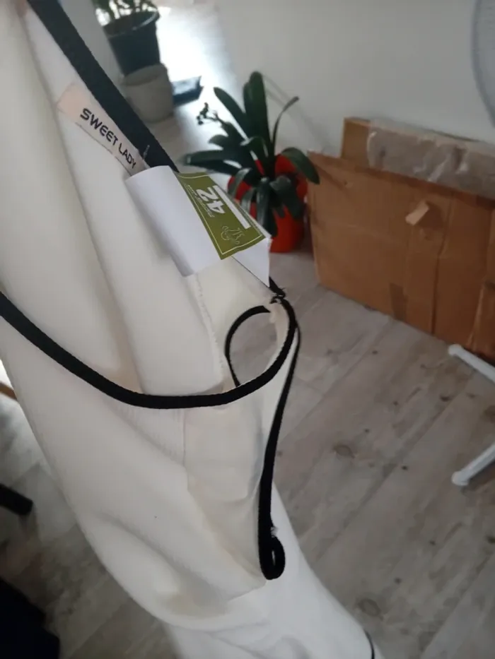 Robe neuve taille 42 - photo numéro 3