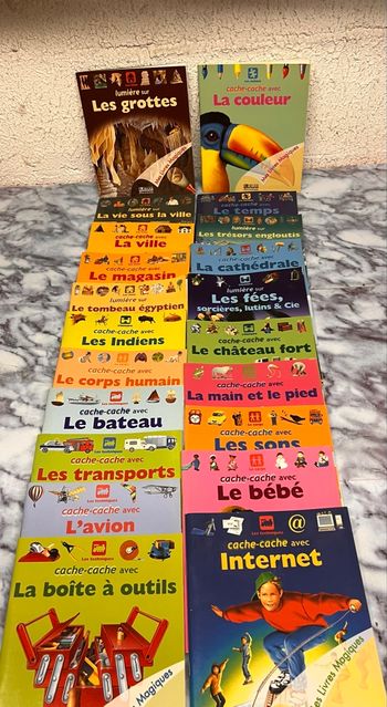 21 livres cache cache Atlas jeunesse