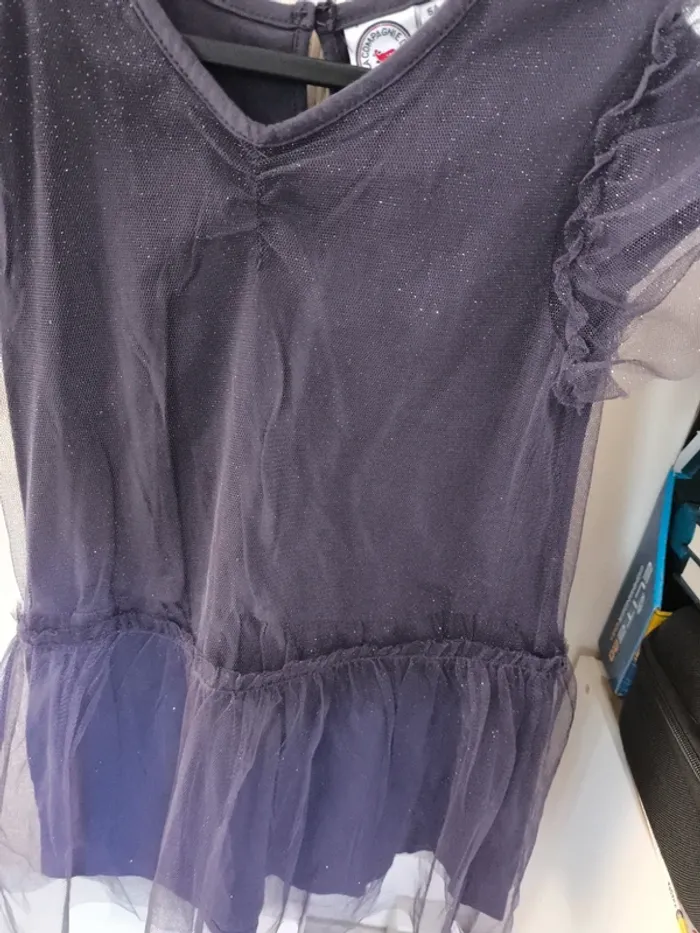 Robe violette à paillettes 5 ans - photo numéro 2