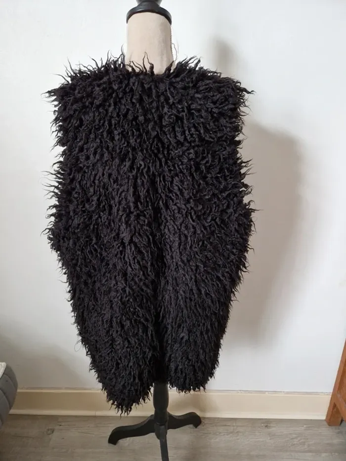 Gilet veste sans manche a poile h&m taille L - photo numéro 4