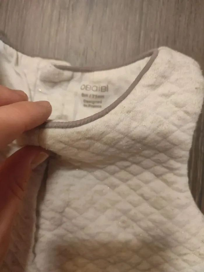 Robe chaude obaidi blanche a paillettes argenté 9 mois - photo numéro 4