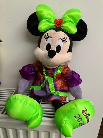 Peluche Minnie Disney store Halloween 2024 