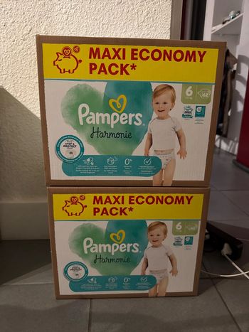 Lot Éco Pampers Harmony T6 13kg+ 2x62 couches