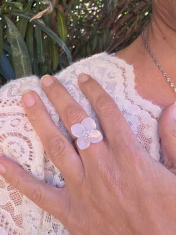 Bague hortensia blanche