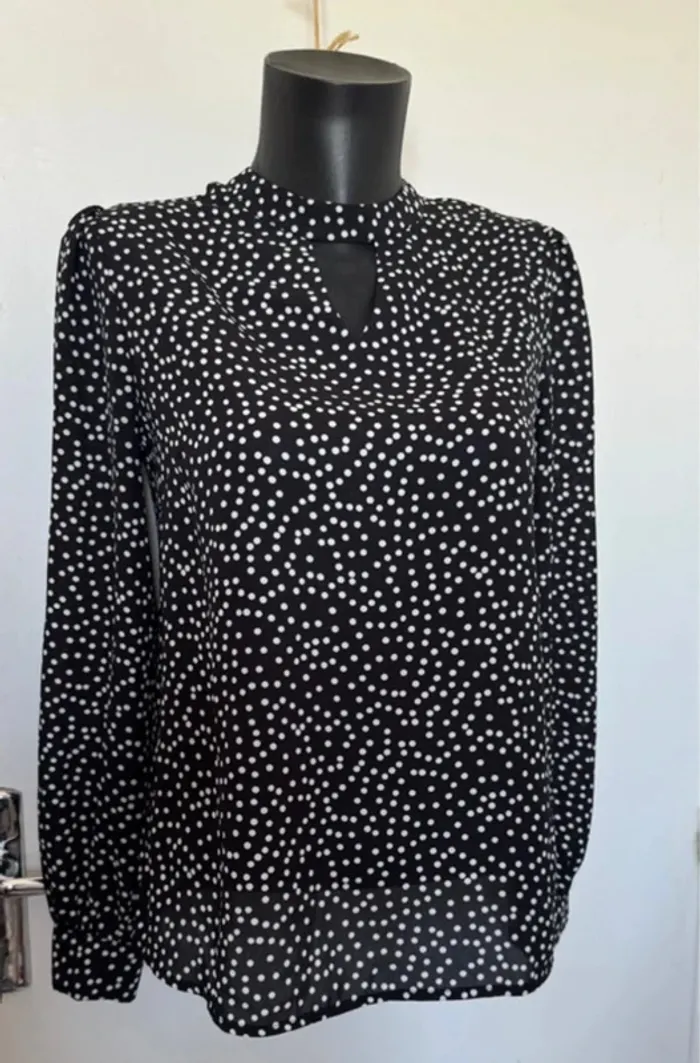 Chemise blouse à pois très bon état 40 - photo numéro 2