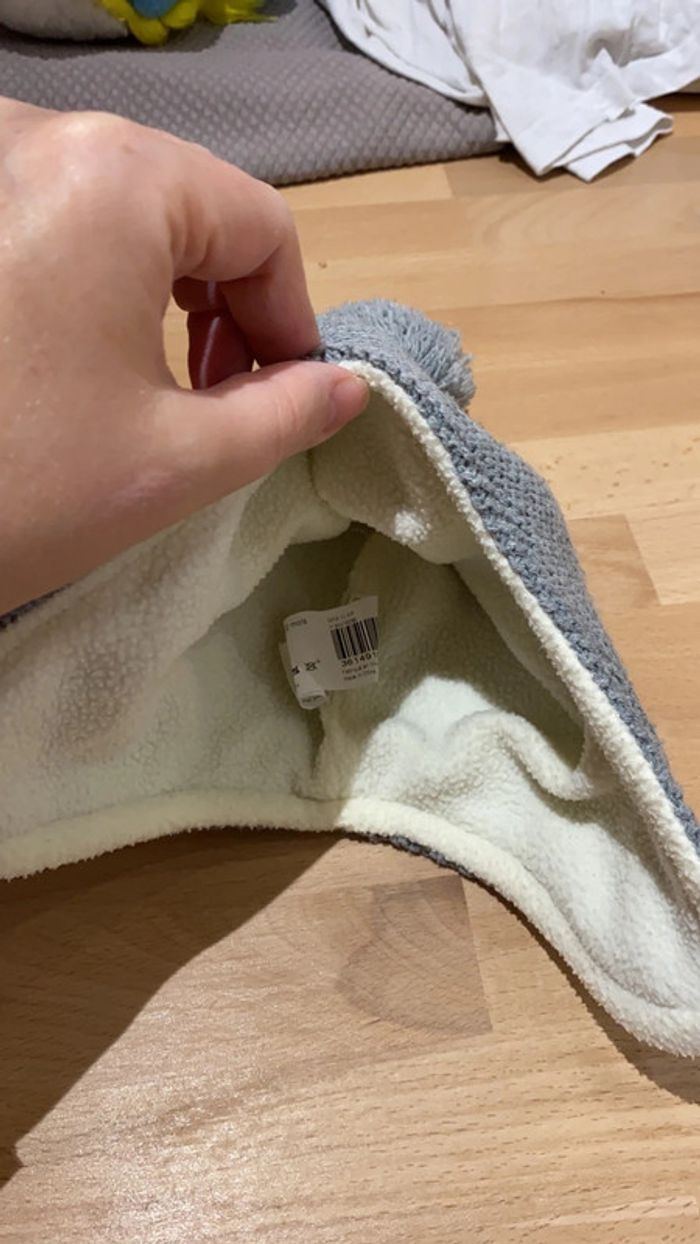 Adorable bonnet 6/12 mois - photo numéro 2