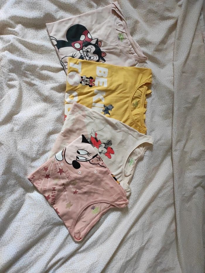 Lot de 4 t-shirt Disney Minnie