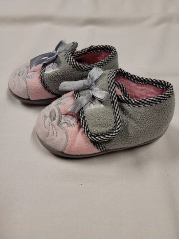 Chaussons fille taille19
