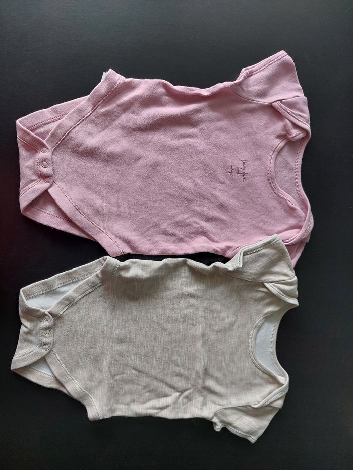 Lot de 25 bodys fille 18mois - photo numéro 8