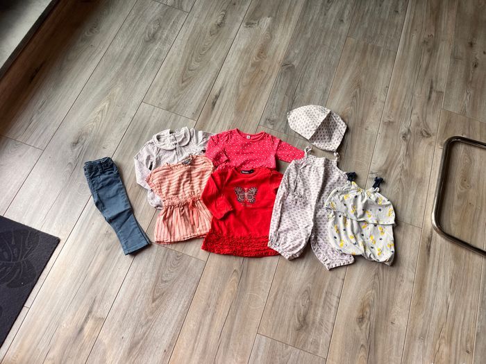 Lots vêtements bébé fille taille 6 mois