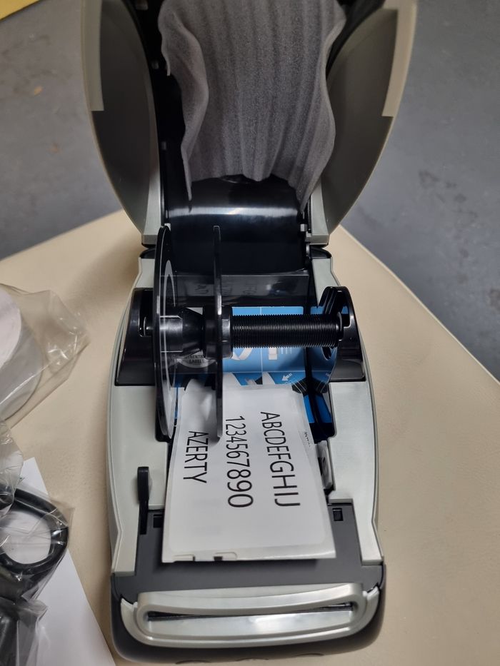 Étiquetteuse Dymo - photo numéro 3