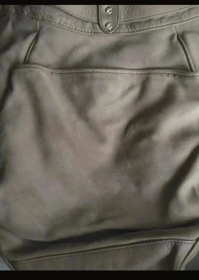 Joli sac à main Vanessa Bruno en cuir tbe - photo numéro 5
