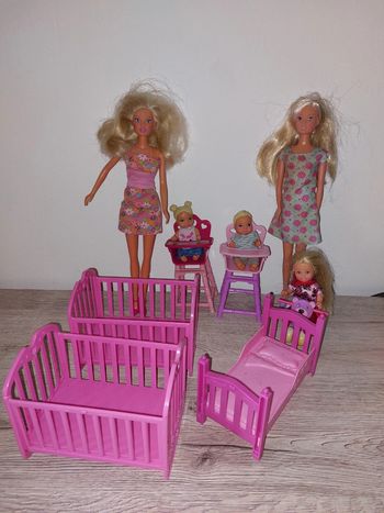 Barbie avec lits enfants