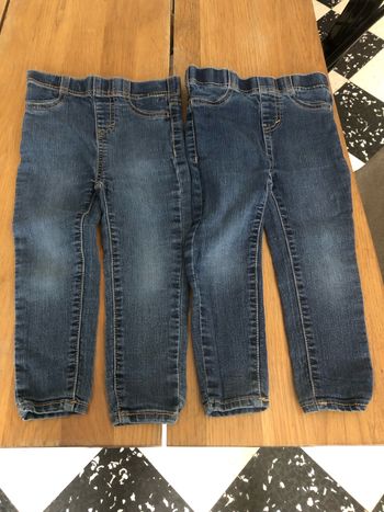Lot 2 jeans Levi’s taille 24 mois