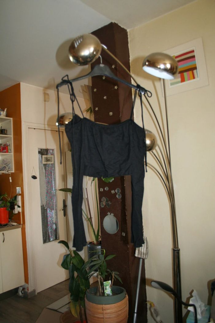 🌸Charmant top noir épaules dénudées Taille 36 "Zara " Neuf 🌸 - photo numéro 2