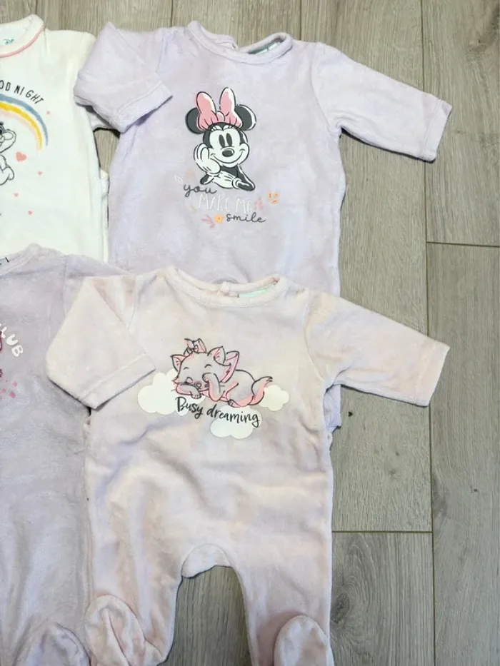 Lot pyjama velours Disney 1mois fille - photo numéro 3