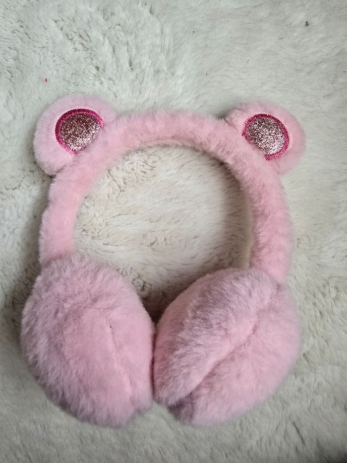 Caché oreille