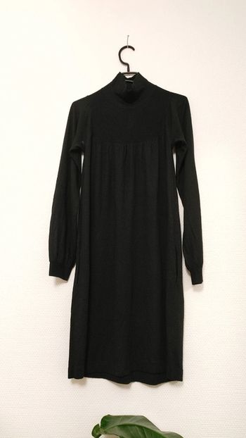 Belle robe col haut manches longues coupe droite en laine mélangée marque GAP taille 36