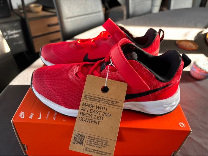 Baskets Nike P.33,5 neuves unisex - photo numéro 2