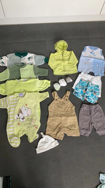 Lot de 14 vêtements bébé