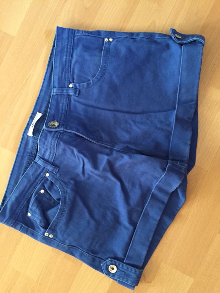 Short mim Taille 40 - photo numéro 2