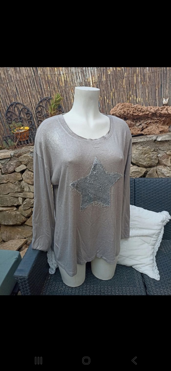 Beau pull fin et léger demi saison taille 42