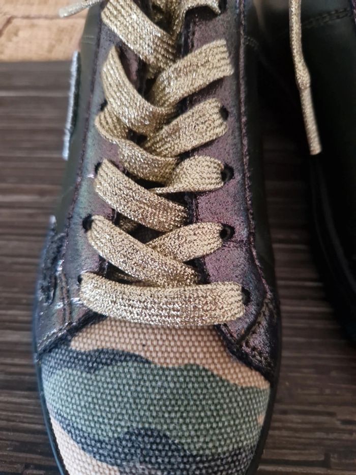 Baskets Texto - photo numéro 2