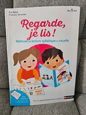 Livre regarde je lis edition nathan