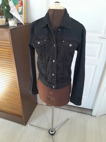 Petite veste en jean noire effet usée Remixx taille m