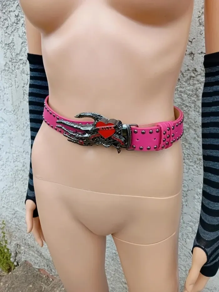 Ceinture Punk Fushia – L’amour tue, mais le style ressuscite - photo numéro 2