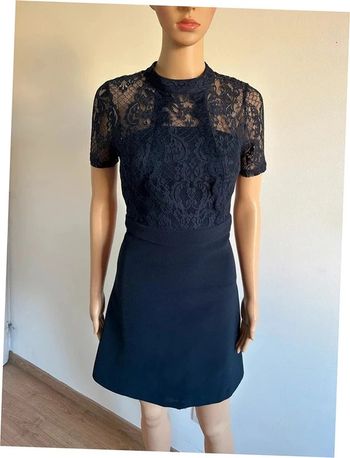Robe bleue marine à manches courtes avec dentelle Morgan taille 34 jamais portée