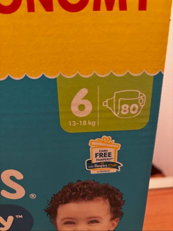 Maxi Pack de 80  Couches Pampers  Baby-Dry Neuf Dans L’emballage.
