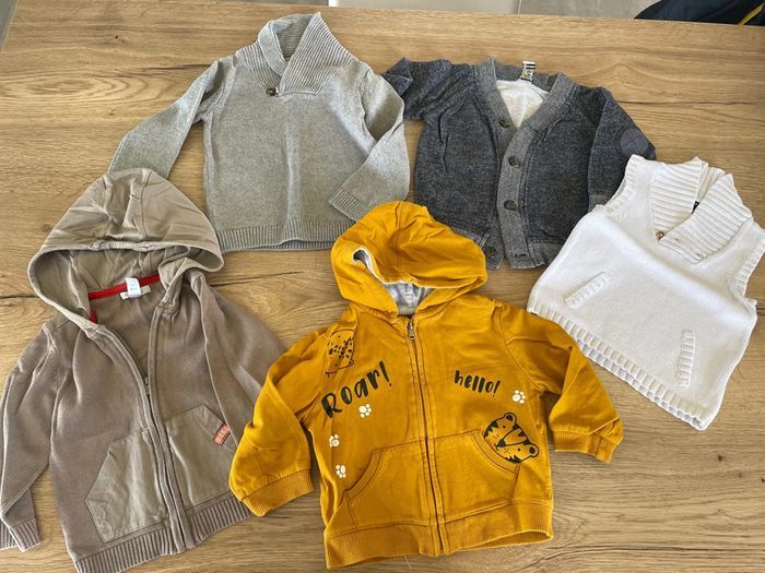 Lot de vêtements 18 mois- 32 pièces - photo numéro 10