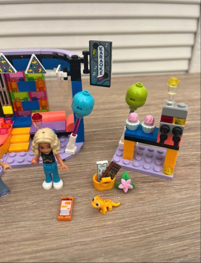 🎶 LEGO Friends 42610 – Le karaoké - photo numéro 8