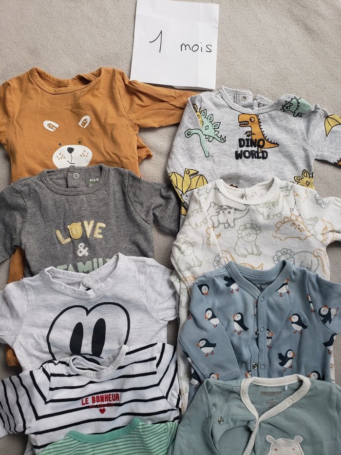 Lot vêtements 1mois - photo numéro 2
