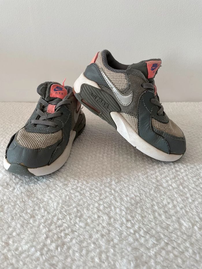 Baskets Nike Air fille grises et roses 26