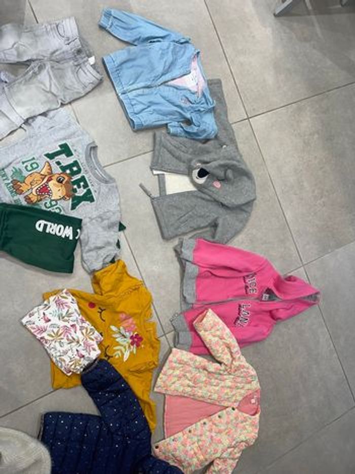 Lot 29 pièces 24 mois / 2 ans - photo numéro 6