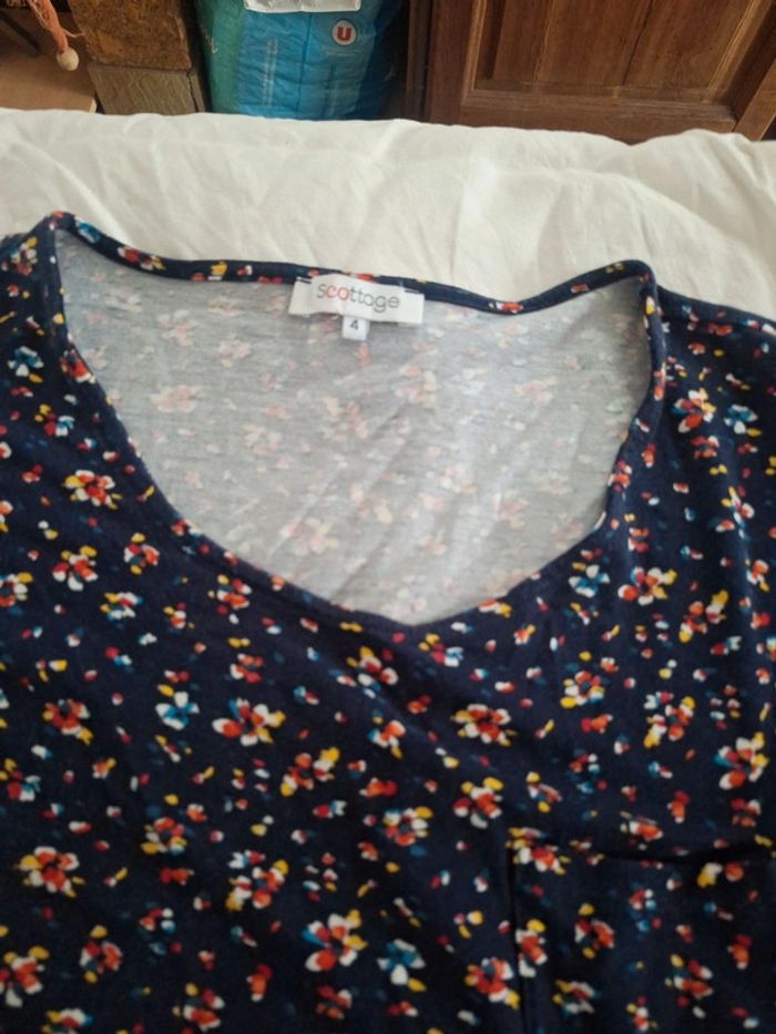 Tee-shirt  fleuri - photo numéro 4