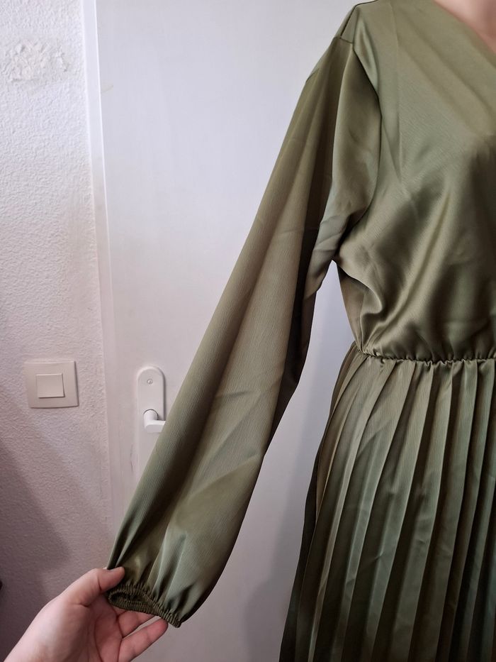 Robe Longue plissé taille 36/38 en très bon état - photo numéro 2
