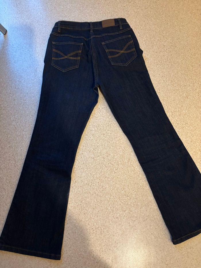 Jean bootcut taille courte - photo numéro 3