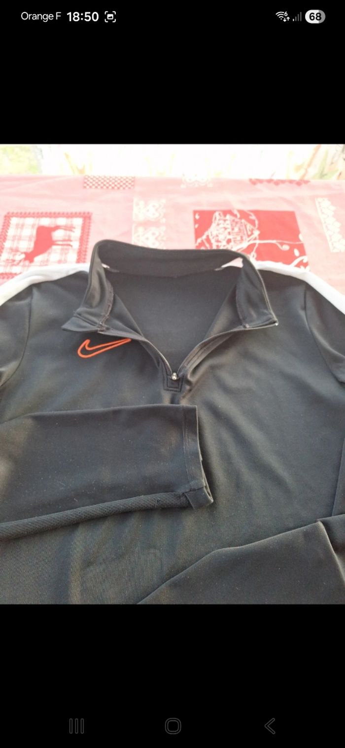 Sweat/Pull fin Nike 10 ans - photo numéro 3