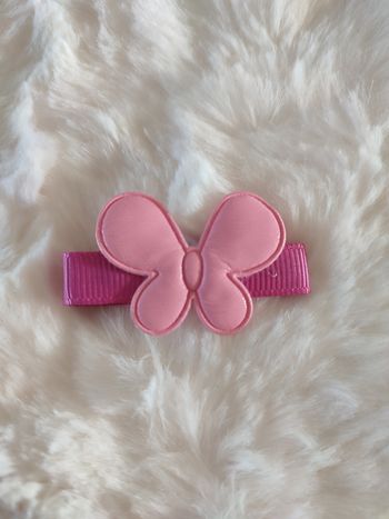 Barrette rose en forme de papillon