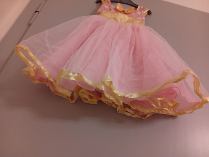 Robe rose à pois 3/4ans - photo numéro 4