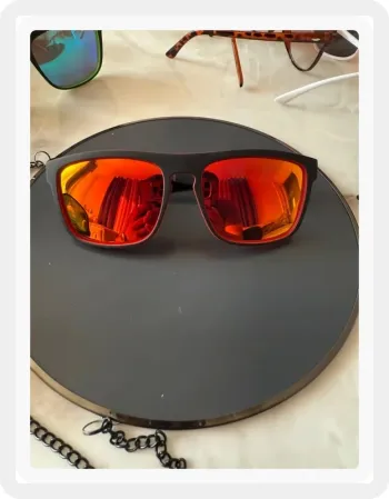 Lunette de soleil sport rouge