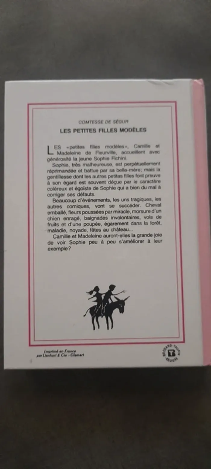 Livre' les petites filles modèles' - photo numéro 6