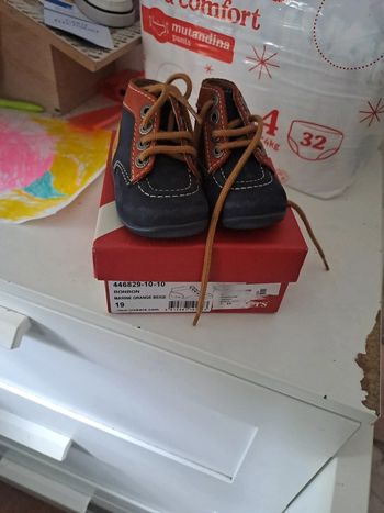 Bottines kickers taille 19 jamais portées