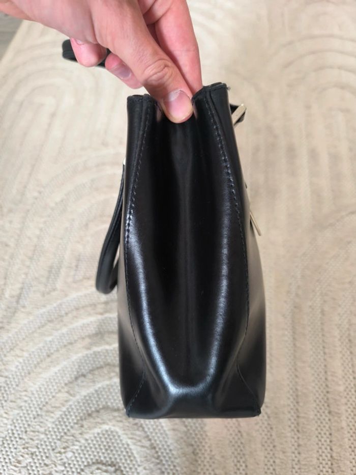 Sac a main cuir noir et rouge Lancaster bon état - photo numéro 6