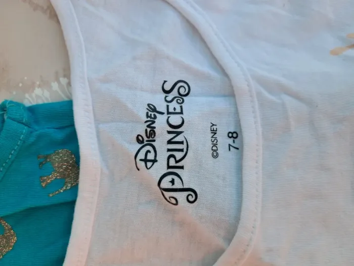 Lot de 2 beaux tee-shirt / débardeurs 🏷 Ariel Disney et C&a - T 8 ans - photo numéro 4