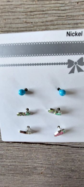 Lot de 3 paires de boucles d oreilles d enfant, neuves