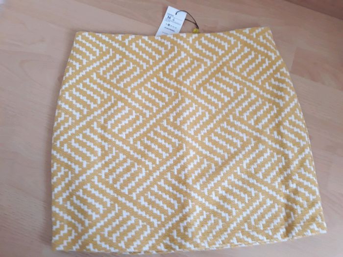 Jupe neuve avec étiquette taille 36